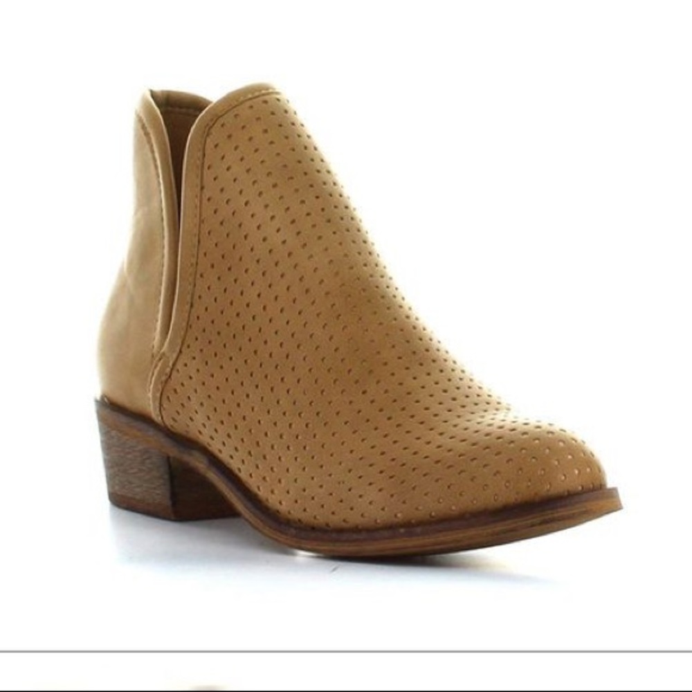 SEVEN Boho Boot size 7